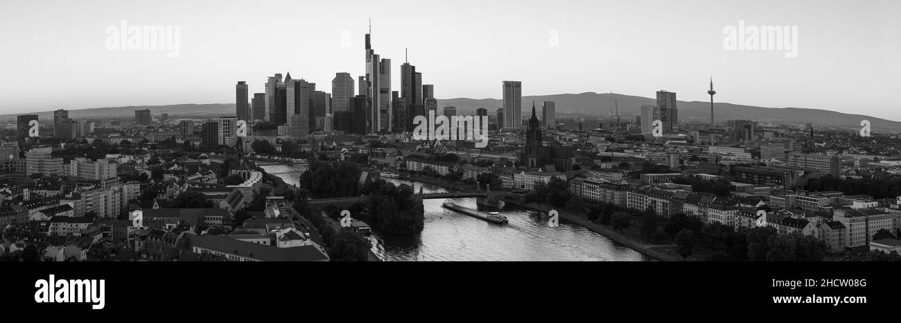 Frankfurt am Main Skyline Panorama Black and white Stock Photo - Alamy