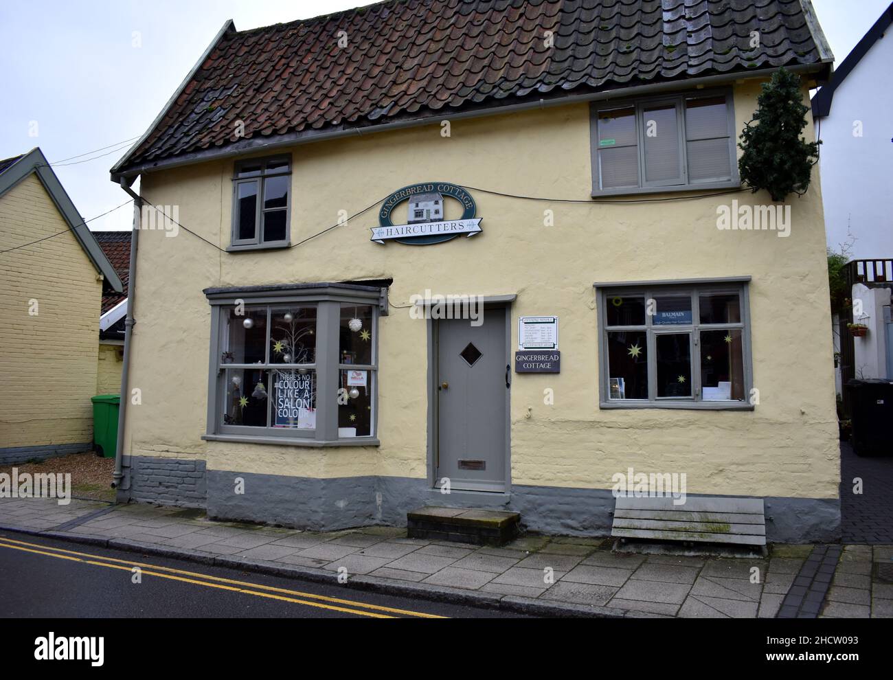 Gingerbread cottage hairdressers, Harleston, Norfolk Stock Photo