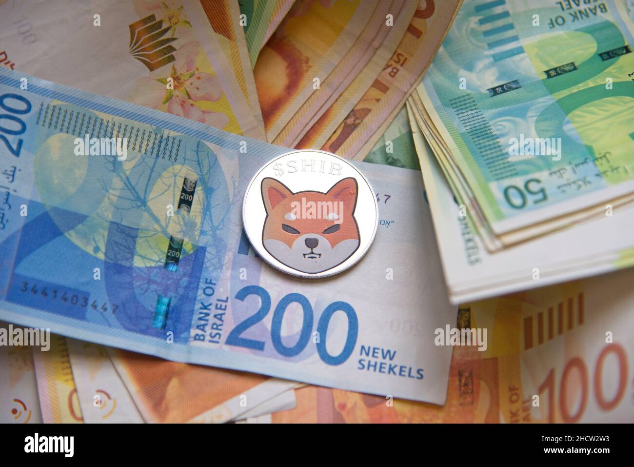 Israeli currency hi-res stock photography and images - Page 18 - Alamy