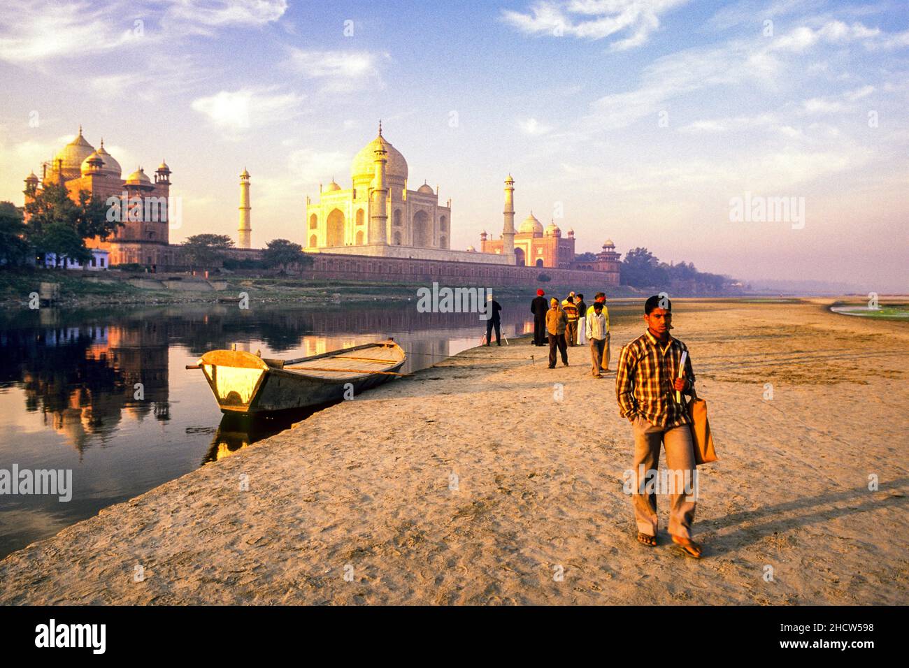 The Taj Mahal at dawn, across the River Yamuna in Agra, Uttar Pradesh, India. Stock Photo