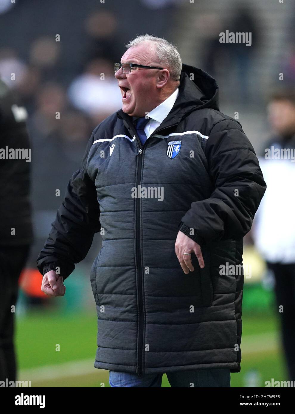Gillingham manager Steve Evans on the touchline during the Sky Bet League One match at Stadium MK, Milton Keynes. Picture date: Saturday January 1, 2022. Stock Photo