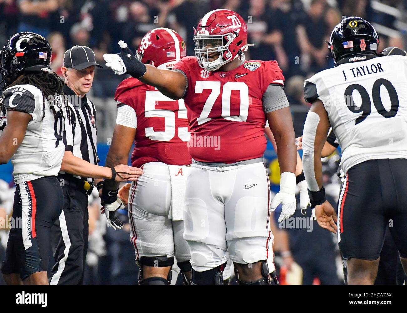 December 31, 2021 Alabama Crimson Tide offensive lineman Javion Cohen