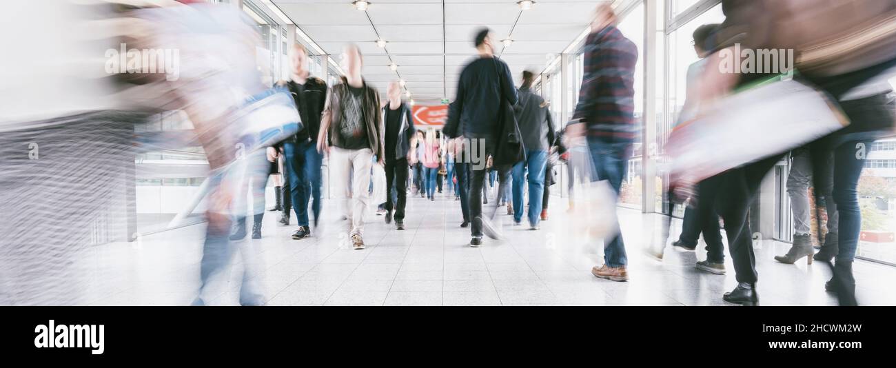 Shopping crowds hi-res stock photography and images - Alamy