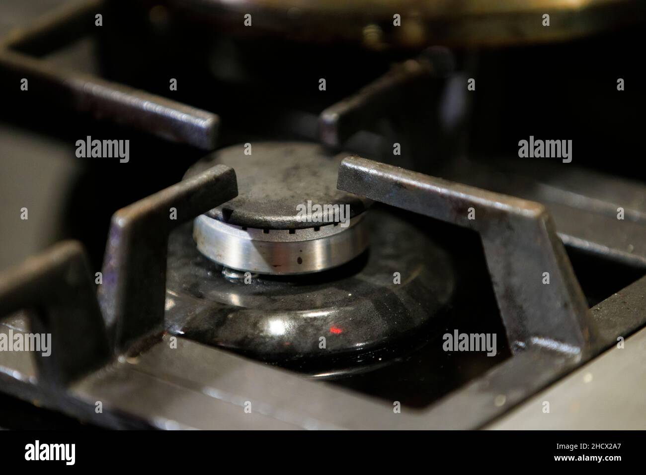 Gas ring burner turned off in a domestic kitchen Stock Photo Alamy