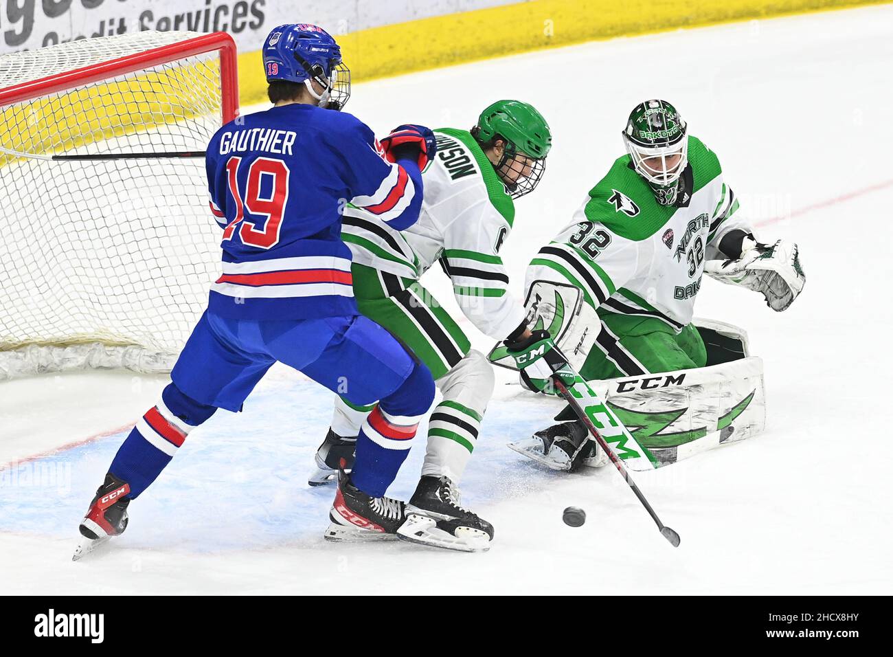 Hockey Goalie Save Hi Res Stock Photography And Images Alamy