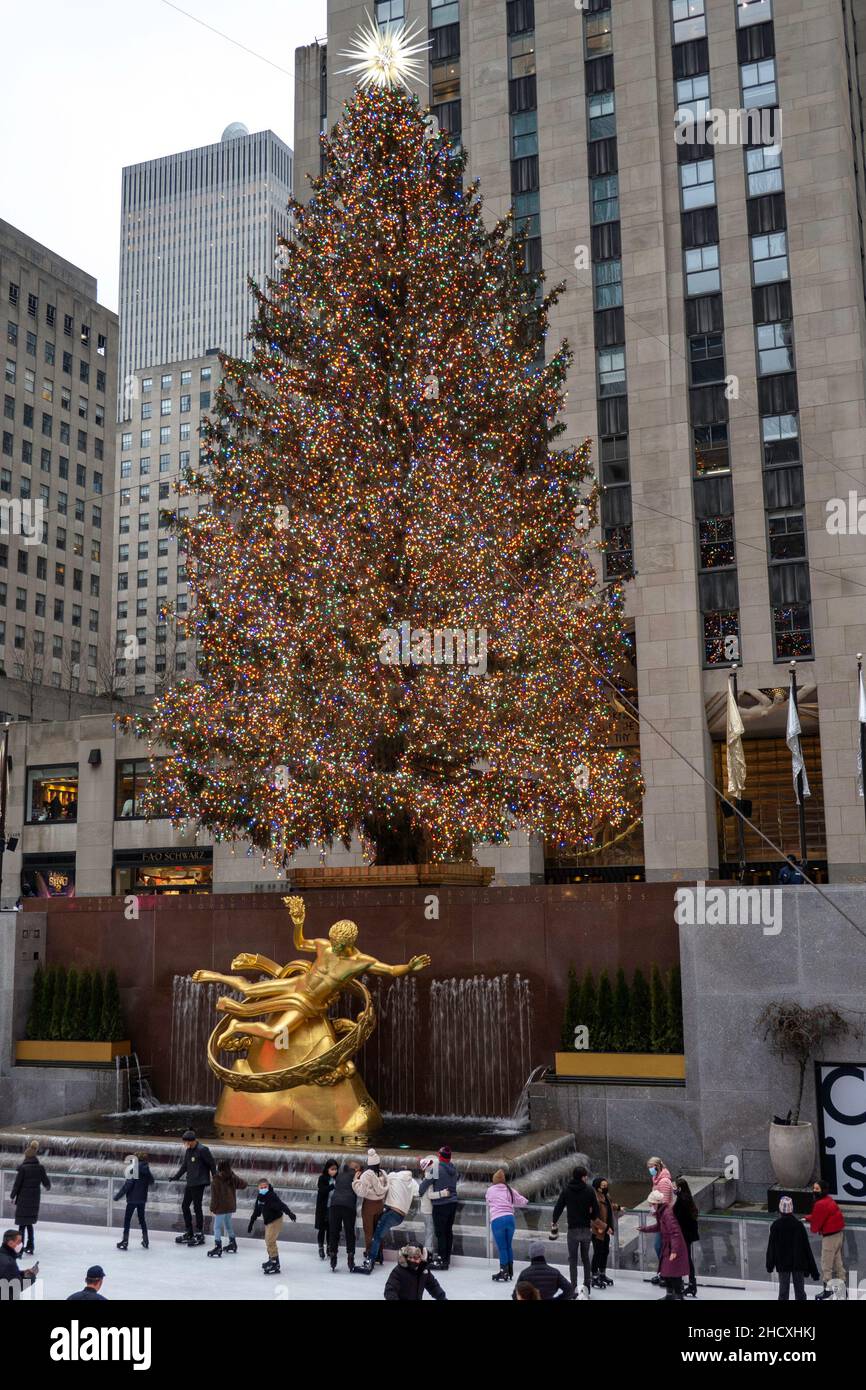 The Rockefeller Center Christmas Tree, 2021, NYC, USA Stock Photo Alamy