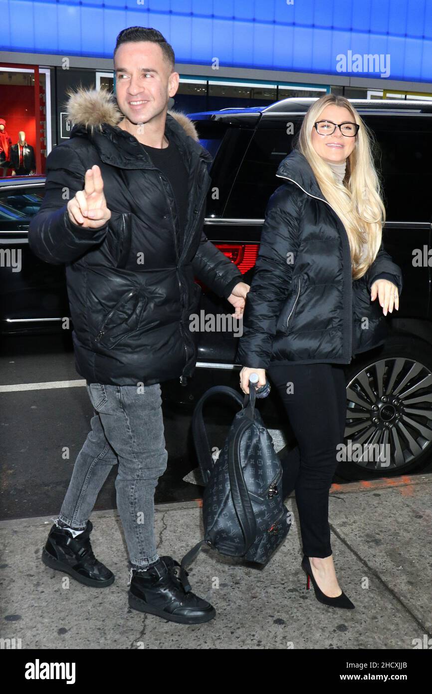 Mike the situation sorrentino and lauren sorrentino at strahan hi-res stock  photography and images - Alamy