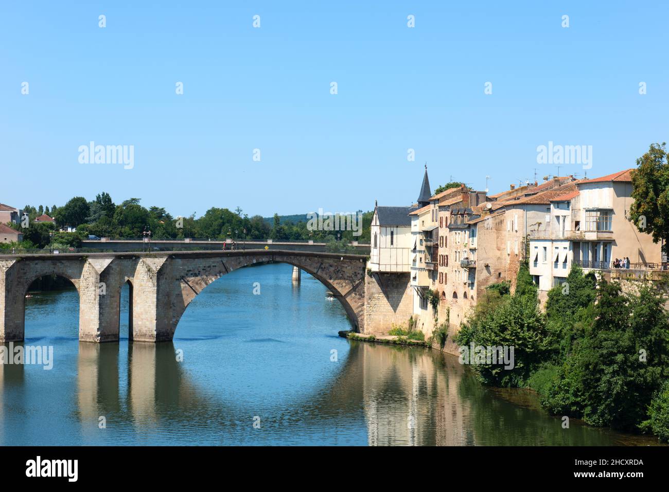 Villeneuve sur lot france hi-res stock photography and images - Alamy
