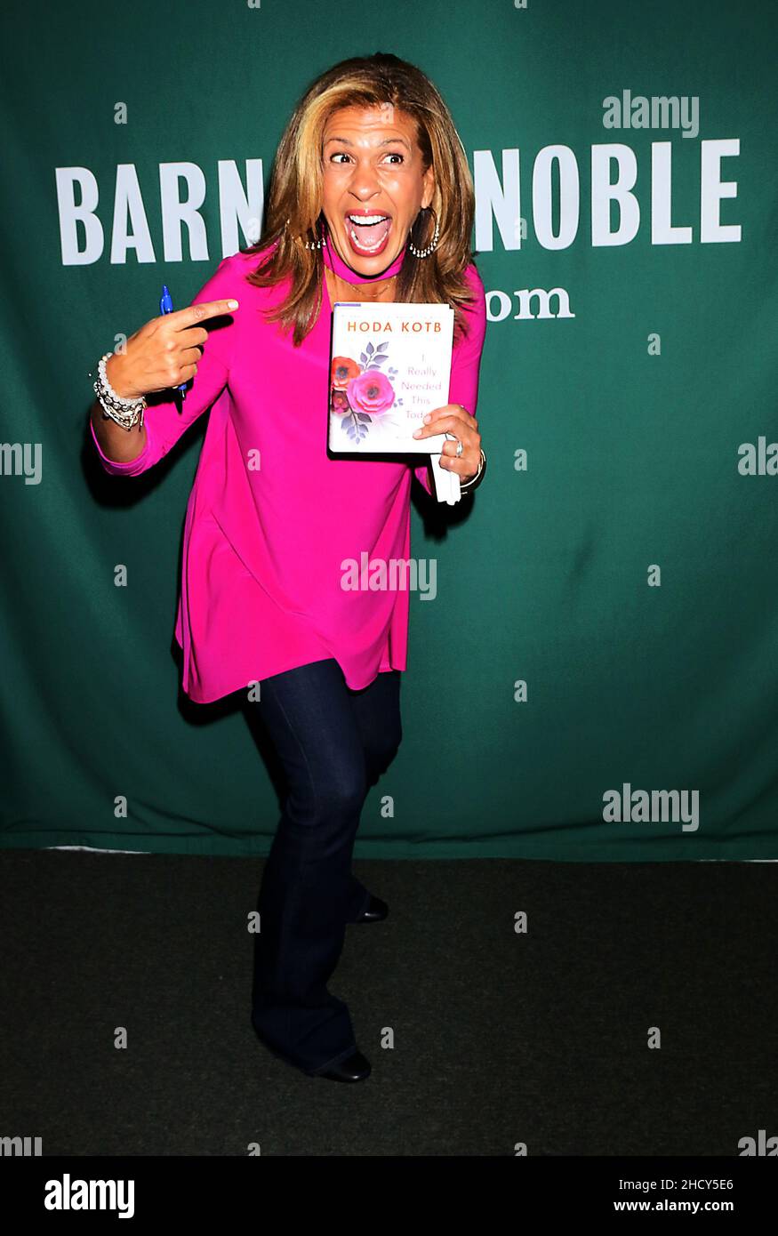 New York - NY - 20191014  Hoda Kotb signing her new bookI Really Needed This Today: Words to Live Byat Barnes & Noble Union Square.  -PICTURED: Hoda Kotb ROGER WONG Stock Photo