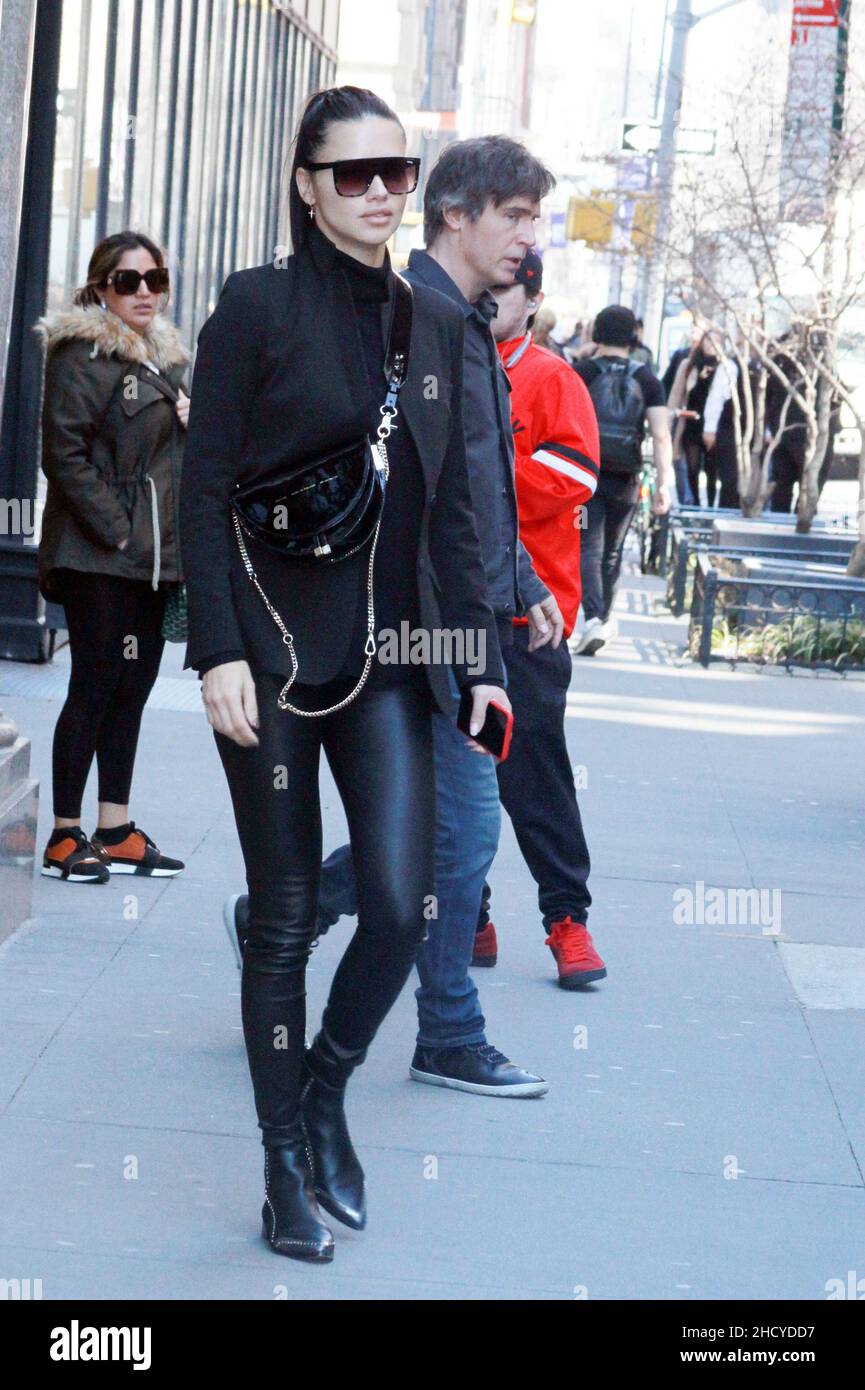 New York - NY - 20190404 Adriana Lima was seen out and about wearing black.  -PICTURED: Adriana Lima ROGER WONG Stock Photo - Alamy