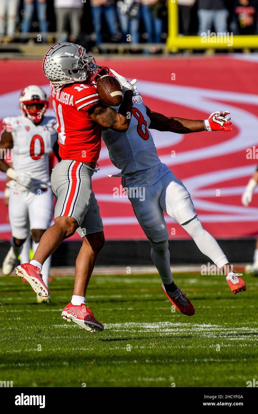 Pasadena, CA. 1st Jan, 2022. Ohio State Buckeyes wide receiver Jaxon Smith-Njigba #11 in action as Utah Utes cornerback Clark Phillips III #8 defends during the first quarter of the 108th Rose Bowl College football game between the Ohio State Buckeyes and the Utah Utes at the Rose Bowl on January 01, 2022 in Pasadena, California.Mandatory Photo Credit: Louis Lopez/Cal Sport Media/Alamy Live News Stock Photo