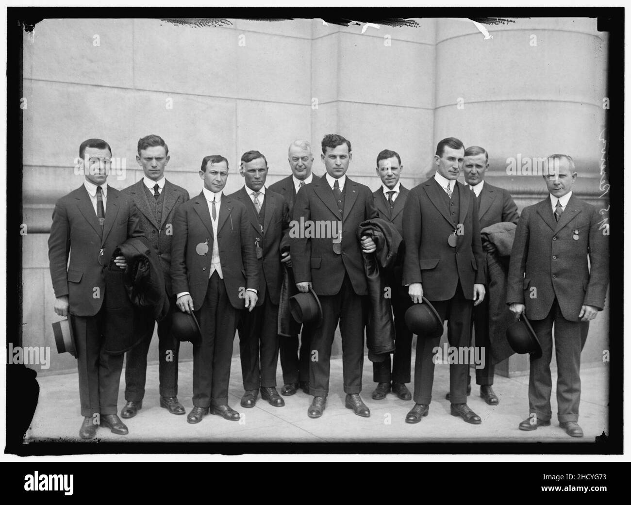 RESERVE ARMY, U.S. FRONT- MORRIS KLAIF; ANTHONY SCHETTINO; REP. A.P. GARDNER OF MASSACHUSETTS; SPONSOR OF GROUP, ISSEA SOHN; HUGO L. ANDERSON. REAR- CHARLES NEILCERT, MORRIS BORKIN; THOMAS Stock Photo