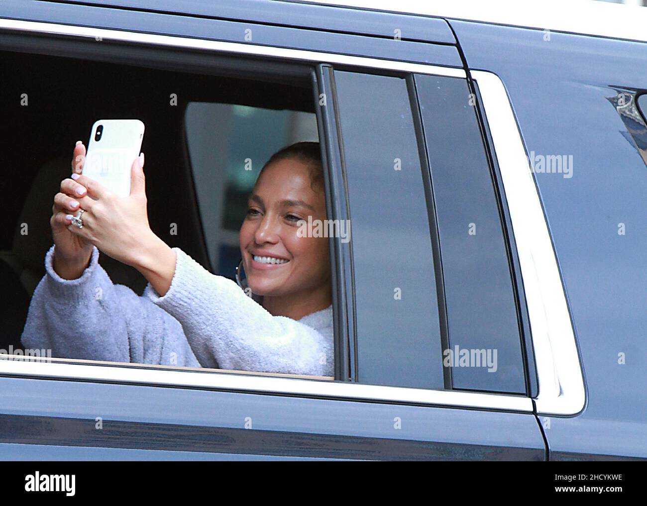 New York - NY - 20190328 Jennifer Lopez Shooting on Location for