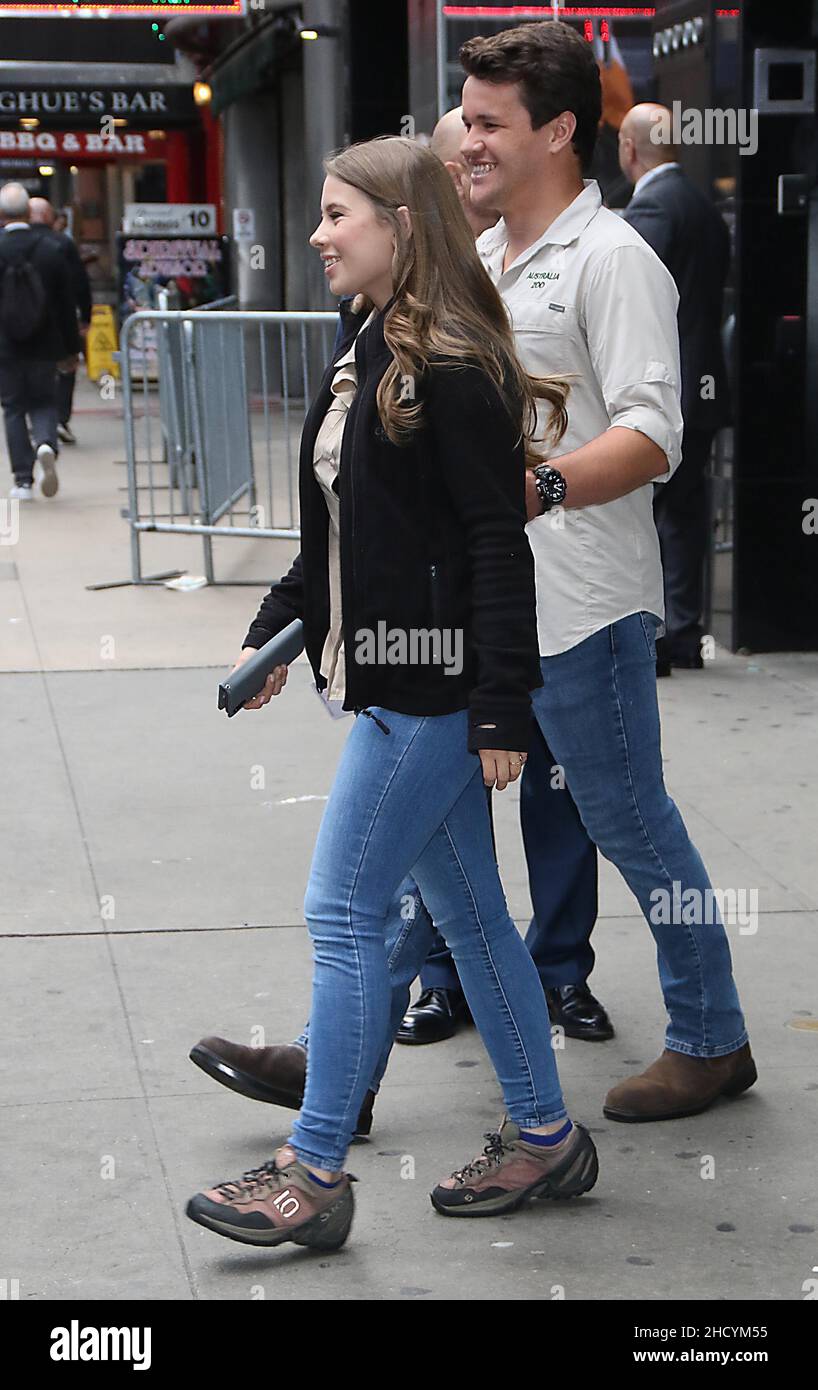new-york-ny-20190930-bindi-irwin-and-fiance-chandler-powell-leaving