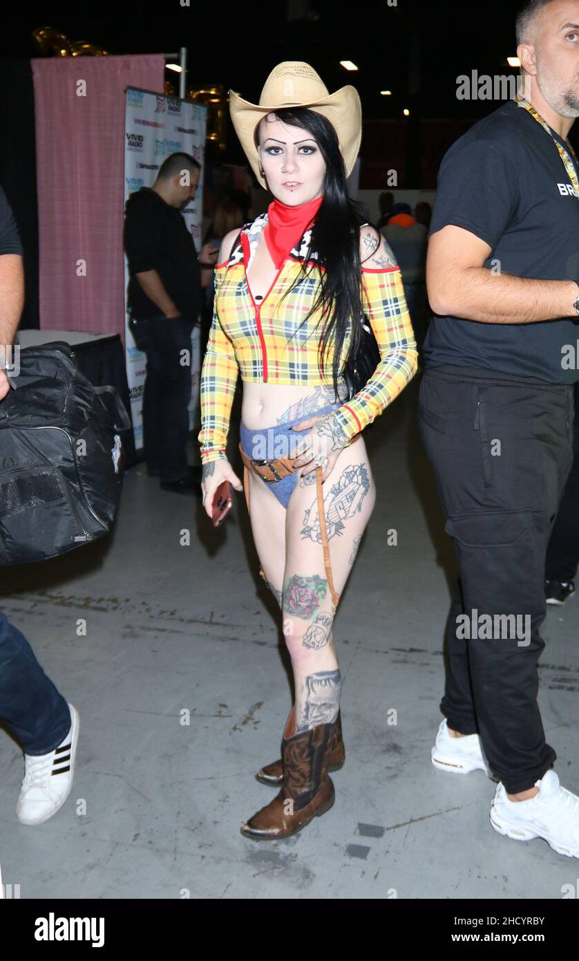 EdisonNJ - 20191026-2019 Exxotica Convention -PICTURED: Talia Satania ROGER  WONG Stock Photo - Alamy