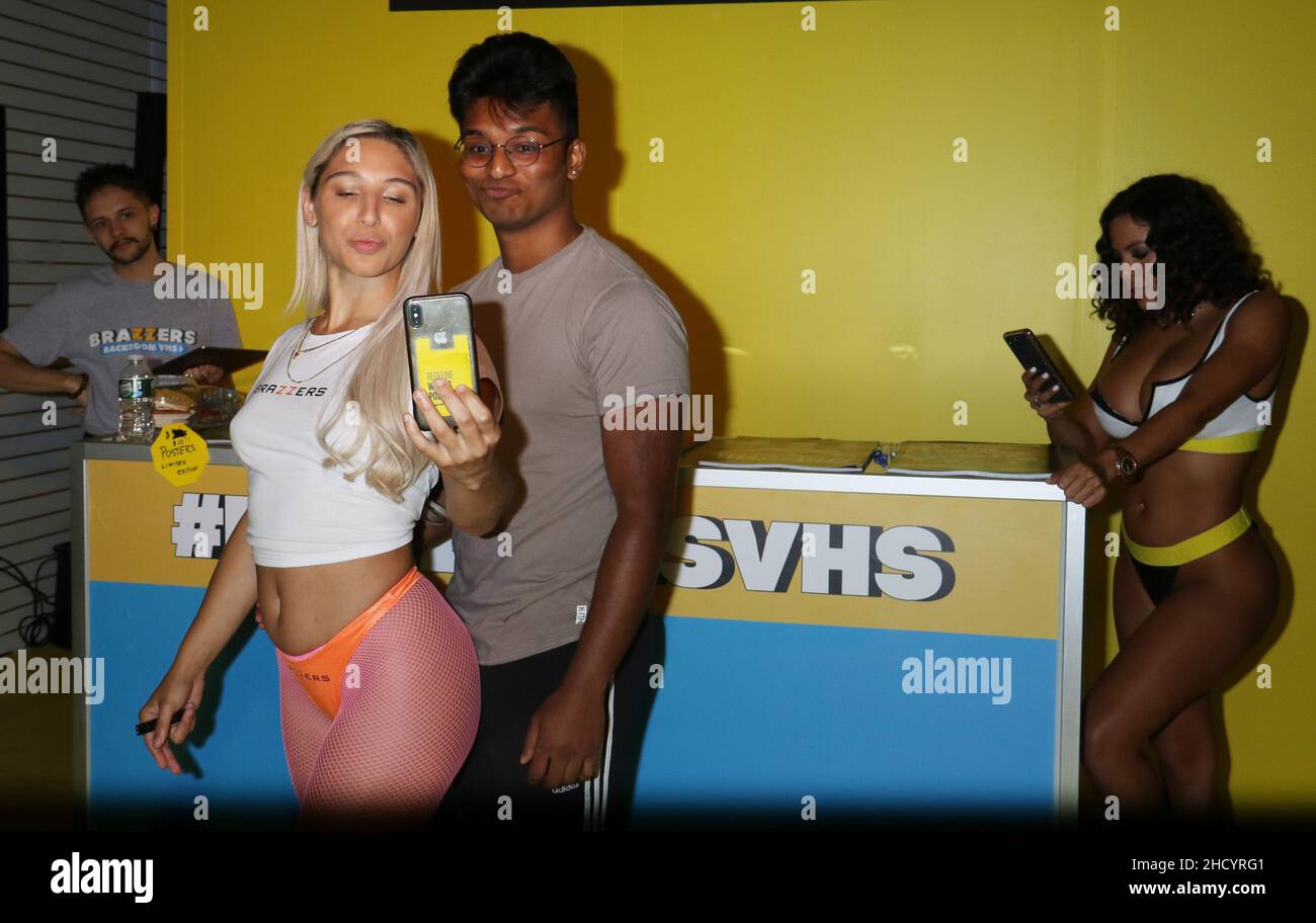 New York - NY - 20190929 - Brazzers & The THNK 1944 Museum  display picture 1