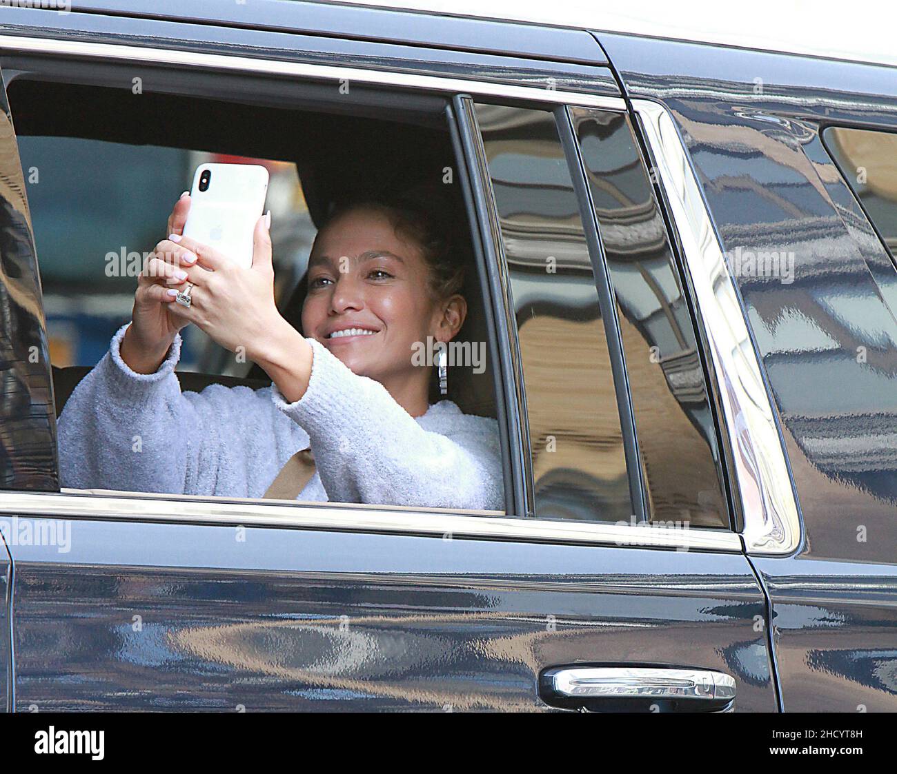 New York - NY - 20190328 Jennifer Lopez Shooting on Location for