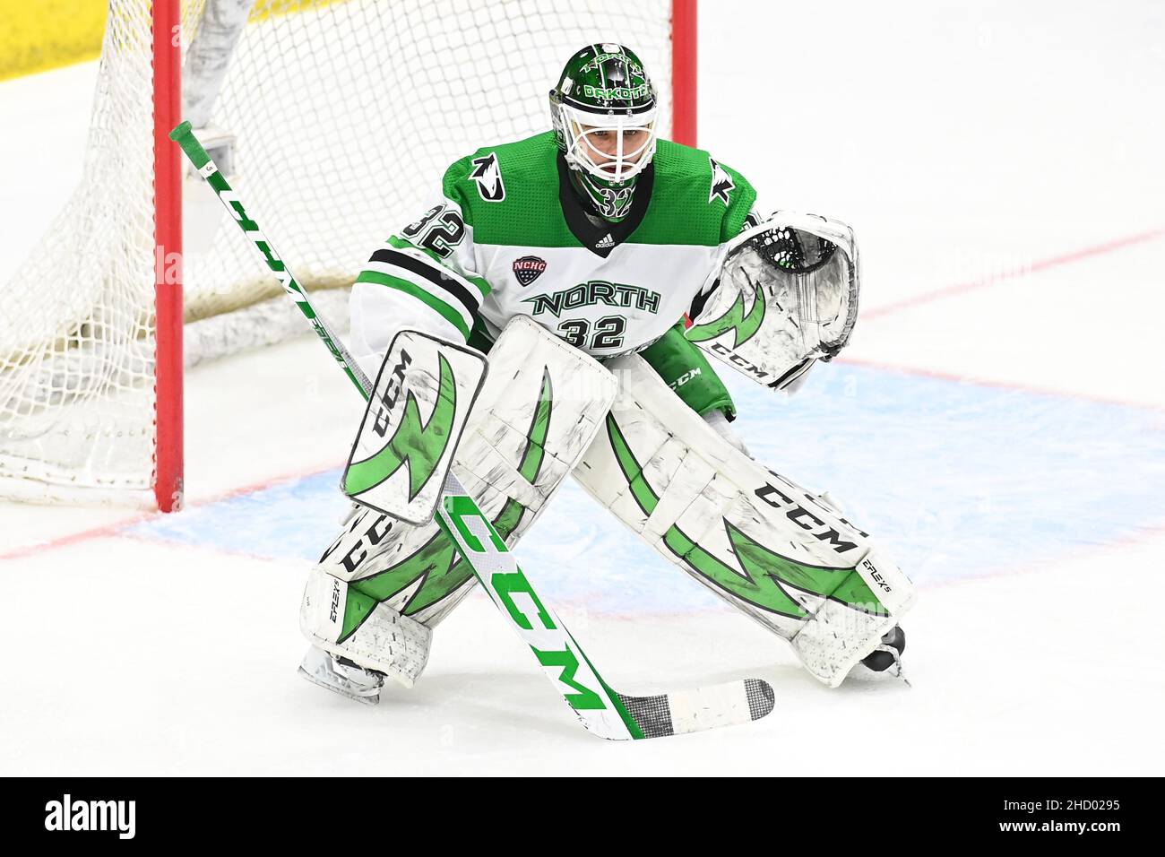 north-dakota-fighting-hawks-goalie-jakob-hellsten-32-prepares-to