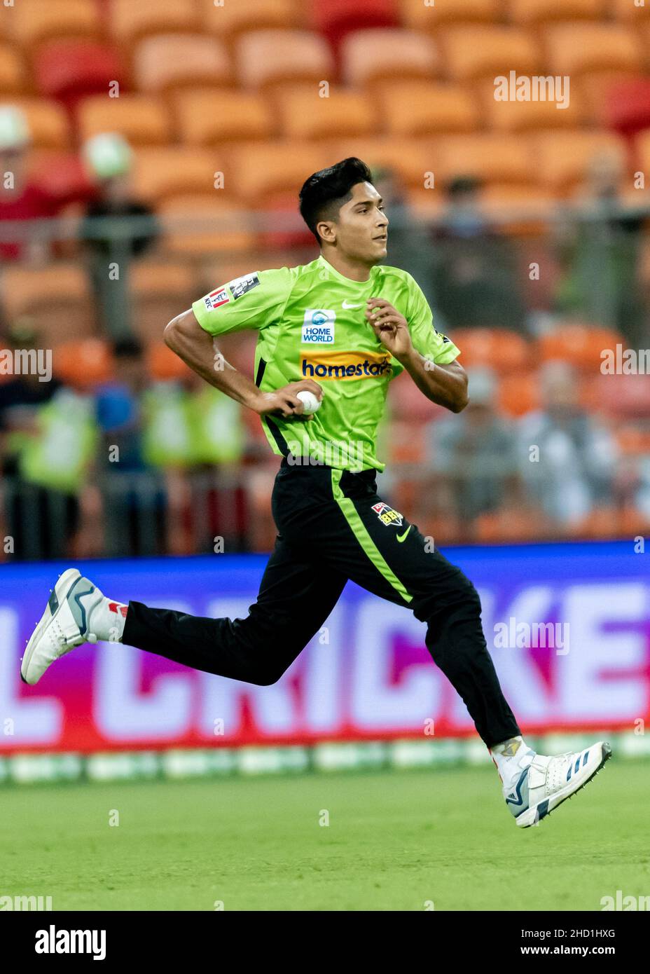Sydney, Australia. 02nd Jan, 2022. Mohammad Hasnain of Thunder bowls during the match between Sydney Thunder and Adelaide Strikers at Sydney Showground Stadium, on January 02, 2022, in Sydney, Australia. (Editorial use only) Credit: Izhar Ahmed Khan/Alamy Live News/Alamy Live News Stock Photo