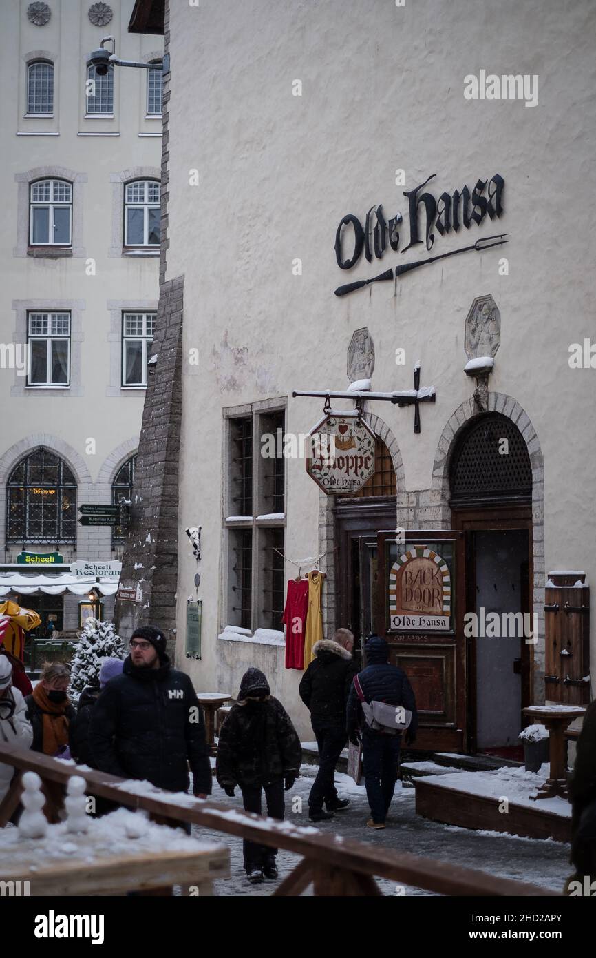 Popular Medieval cuisine restaurant 'Olde Hansa' in Tallinn Old town. Tourism in Tallinn Stock Photo