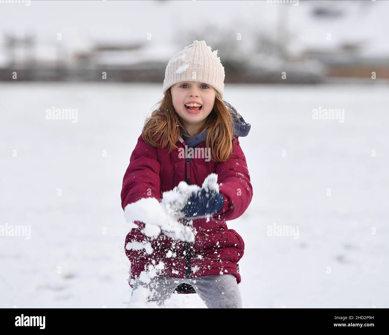 Pictured: Kerry Anne McBeth (7) from Armadale has some fun in the snow.  The first falls of snow in central Scotland meant fun in the snow for kids in Armadale, West Lothian.  (c) Dave Johnston Stock Photo