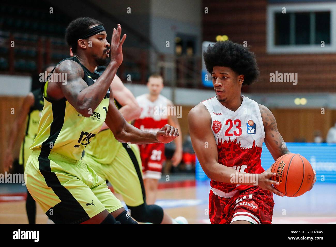 firo: 02.01.2022, basketball, BBL, main round 2021-2022, s.Oliver Wuerzburg  Wvºrzburg - Medi Bayreuth 80:88 duels, Terry Allen (medi Bayreuth) versus  Desi Rodriguez Stock Photo - Alamy