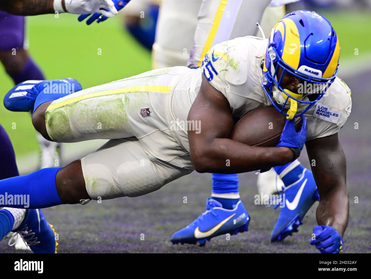 Baltimore, United States. 02nd Jan, 2022. Baltimore Ravens quarterback  Tyler Huntley (2) reacts after a first down run against the Los Angeles  Rams during the first half at M&T Bank Stadium in