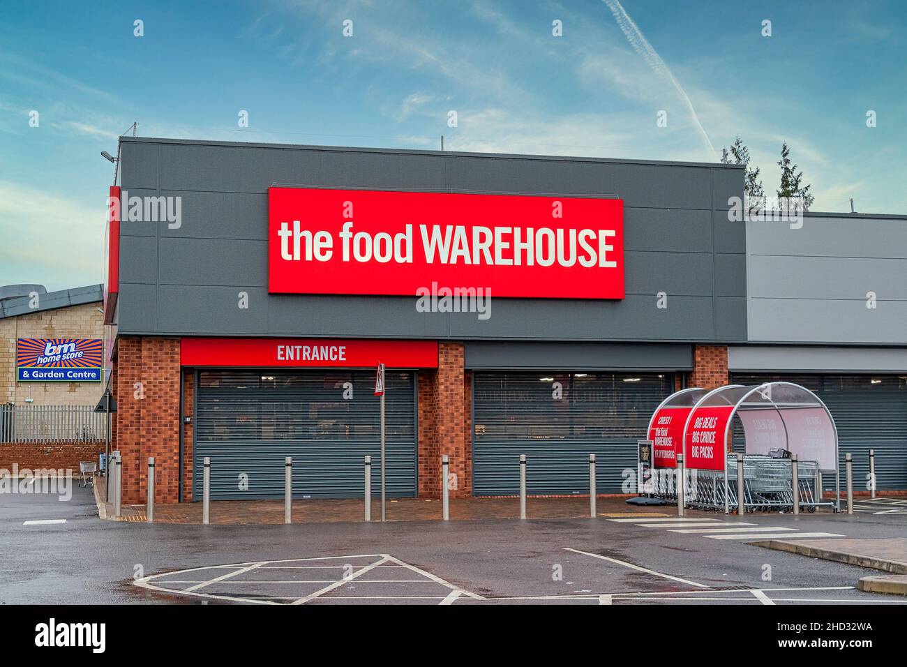 CHESTER, ENGLAND, UK - DECEMBER 25, 2021: View of the Food Warehouse supermarket by Iceland Stock Photo