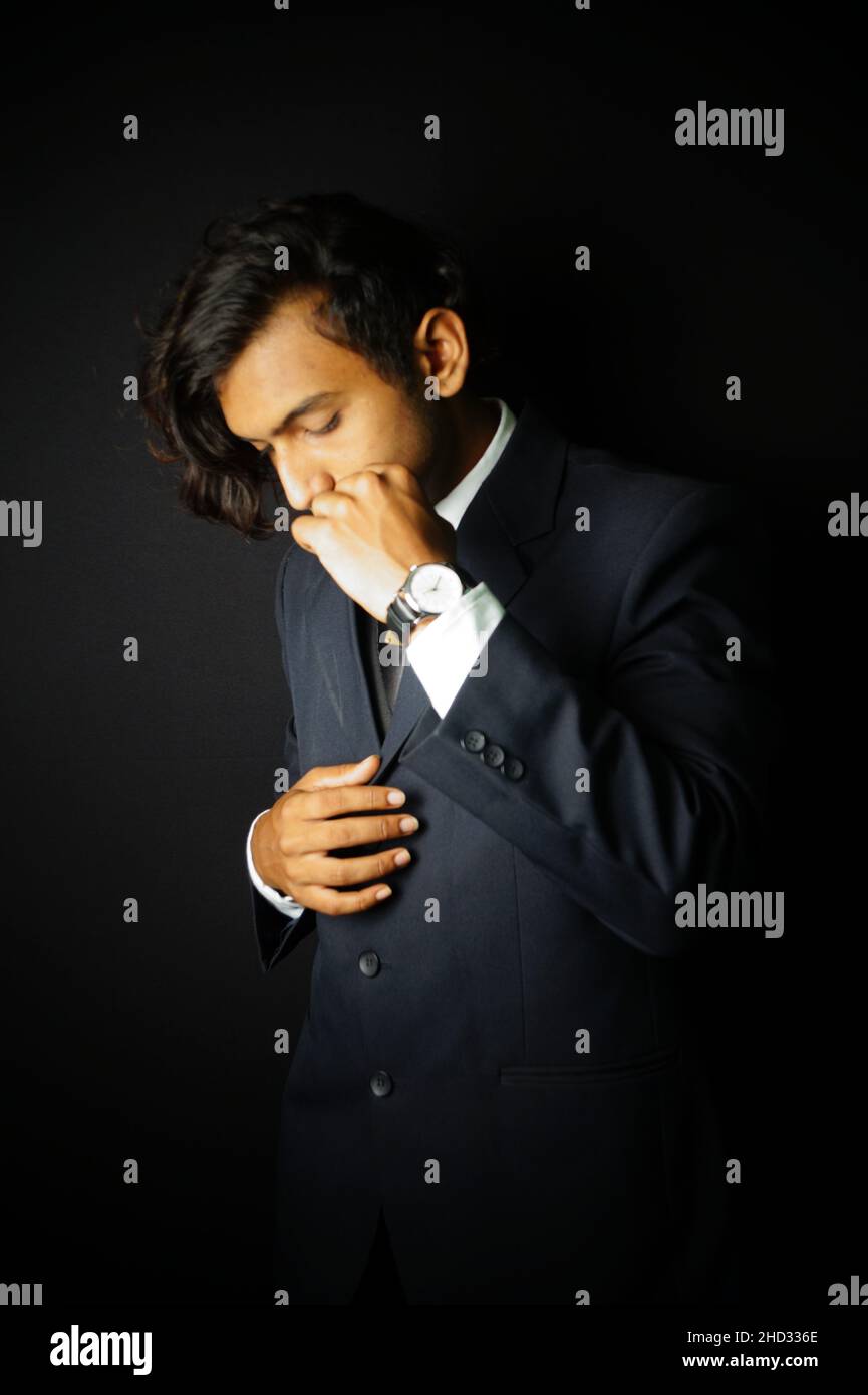 Indian man wearing suit hi-res stock photography and images - Alamy