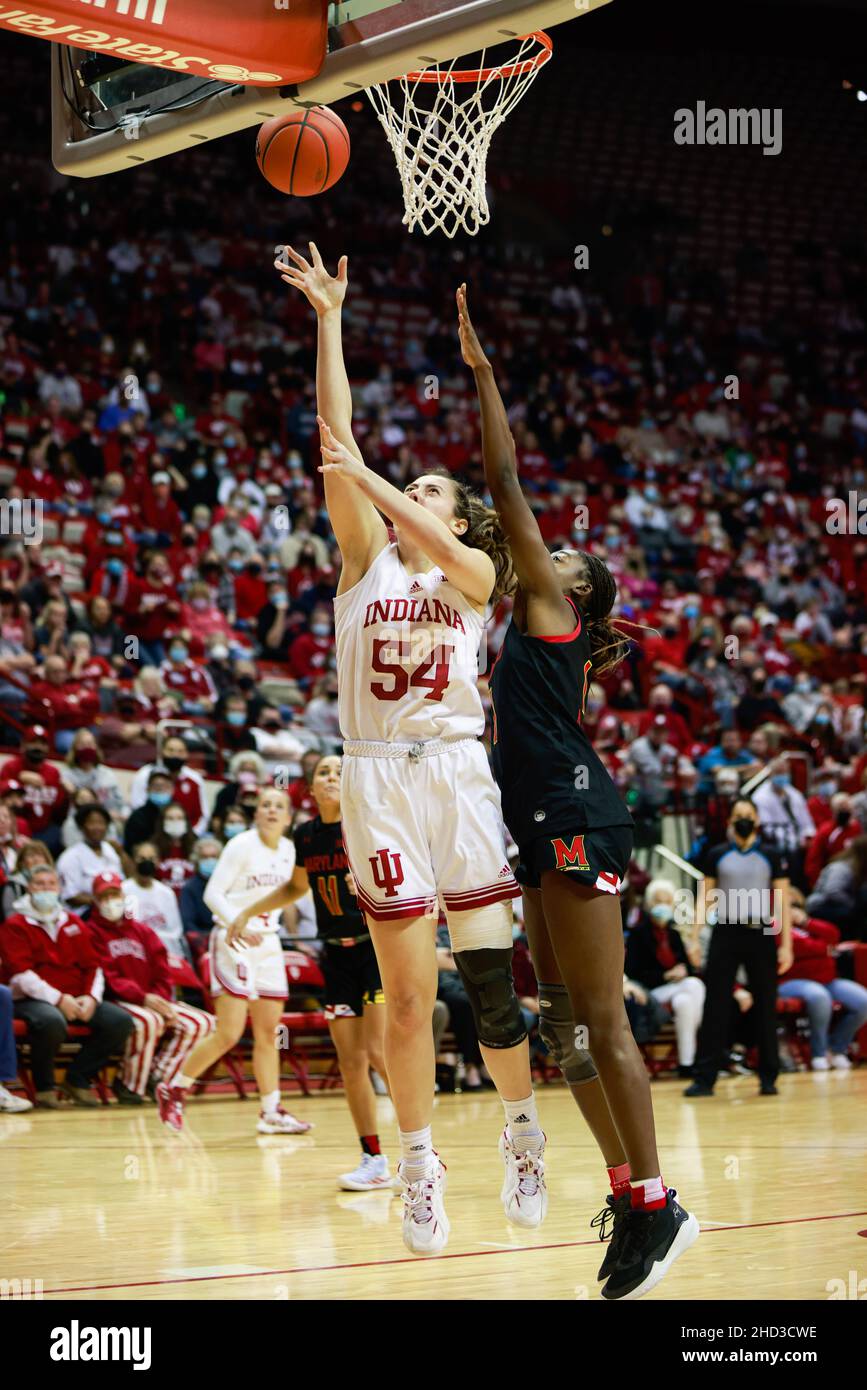 Bloomington, United States. 02nd Jan, 2022. Indiana Hoosiers forward Mackenzie Holmes (L) goes to the hoop against Maryland Terrapins guard Diamond Miller (R) during the National Collegiate Athletic Association (NCAA) women's basketball game in Bloomington. Indiana University beat Maryland 70-63 in overtime. Credit: SOPA Images Limited/Alamy Live News Stock Photo