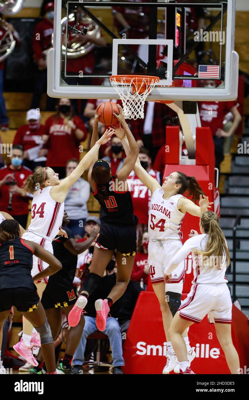 Indiana Hoosiers Guard Grace Berger No 34 And Indiana Hoosiers
