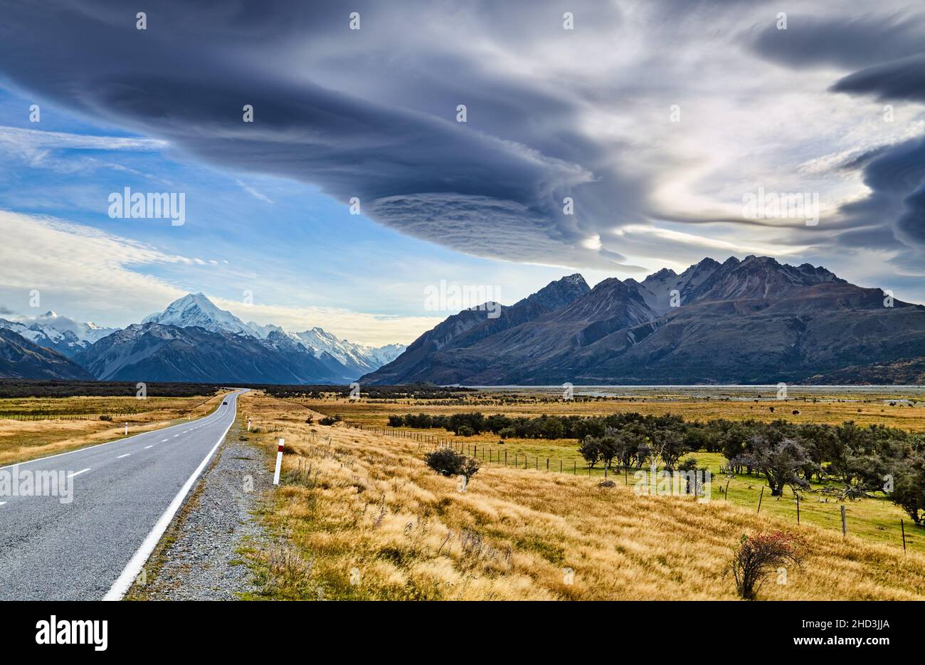 Road to the Mount Cook the highest pick of New Zealand, South Island Stock Photo