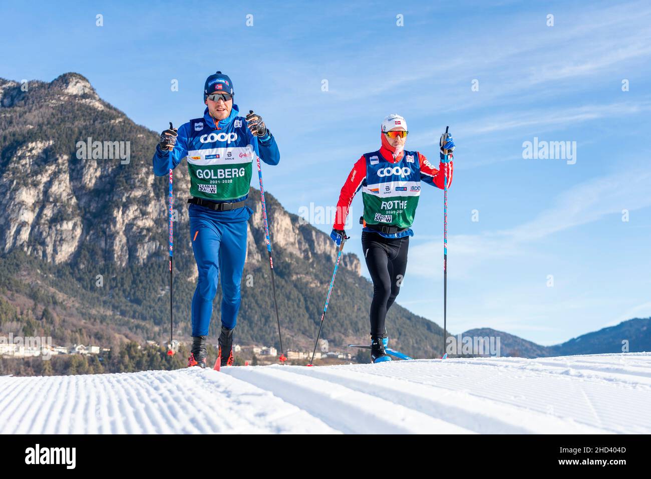 Lake Tesero, Italy 20220102.Paal Golberg (left) and Sjur Roethe during training in Val di Fiemme before the last two stages of the Tour de Ski. Photo: Terje Pedersen / NTB Stock Photo