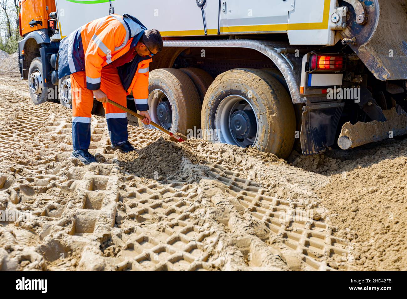 Digging Wheel Rim Stuck in deep sand hi-res stock photography and images - Alamy