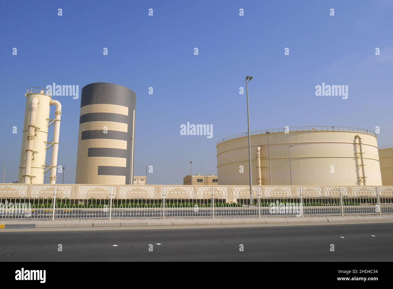 Oil storage tanks, Salman Town (Madinat Salman), Kingdom of Bahrain Stock Photo