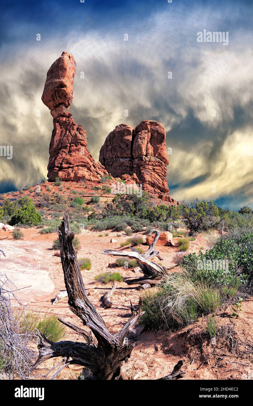 Shot balanced rock in arches hi-res stock photography and images - Alamy