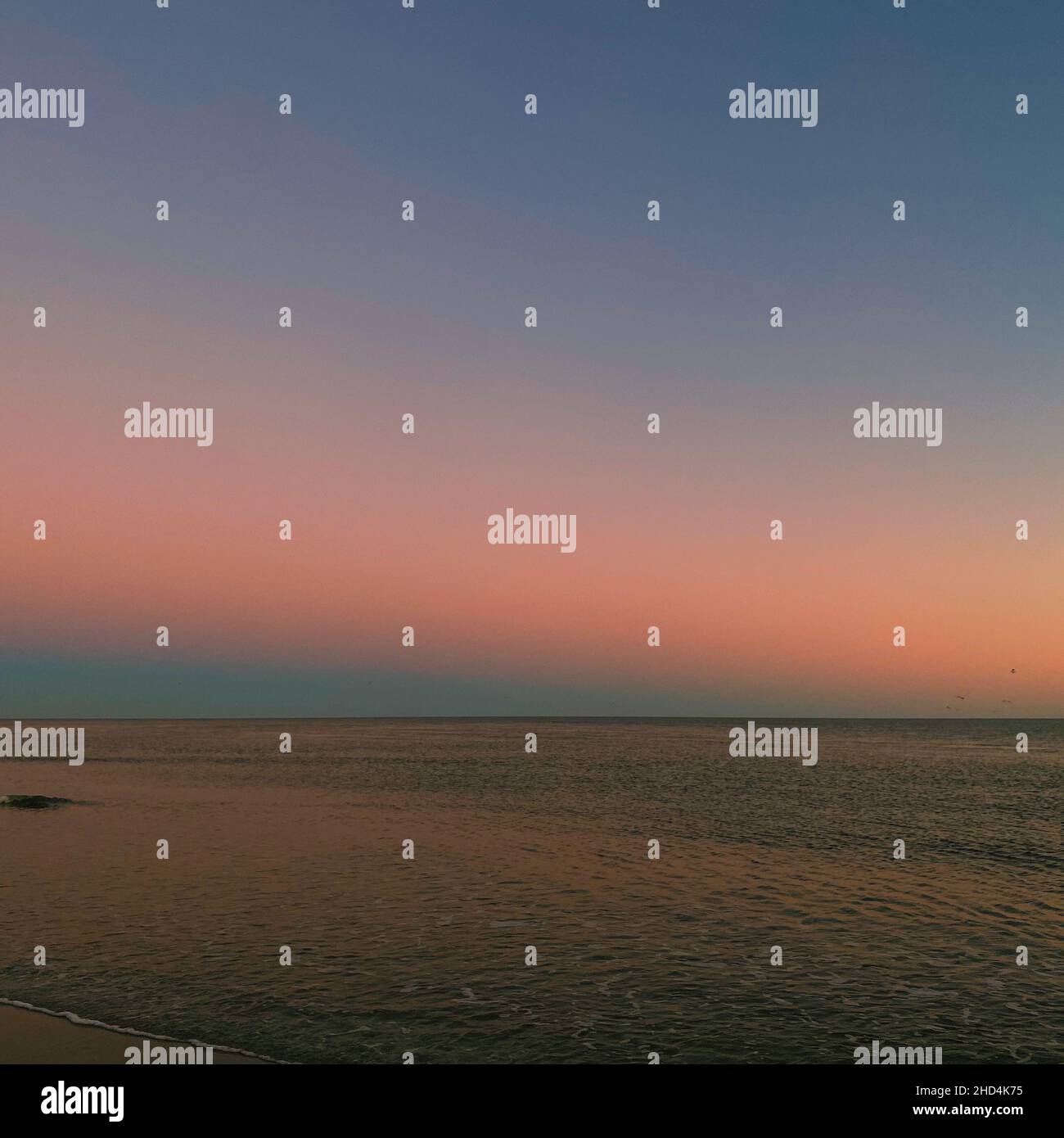Empty dusk beach hi-res stock photography and images - Alamy