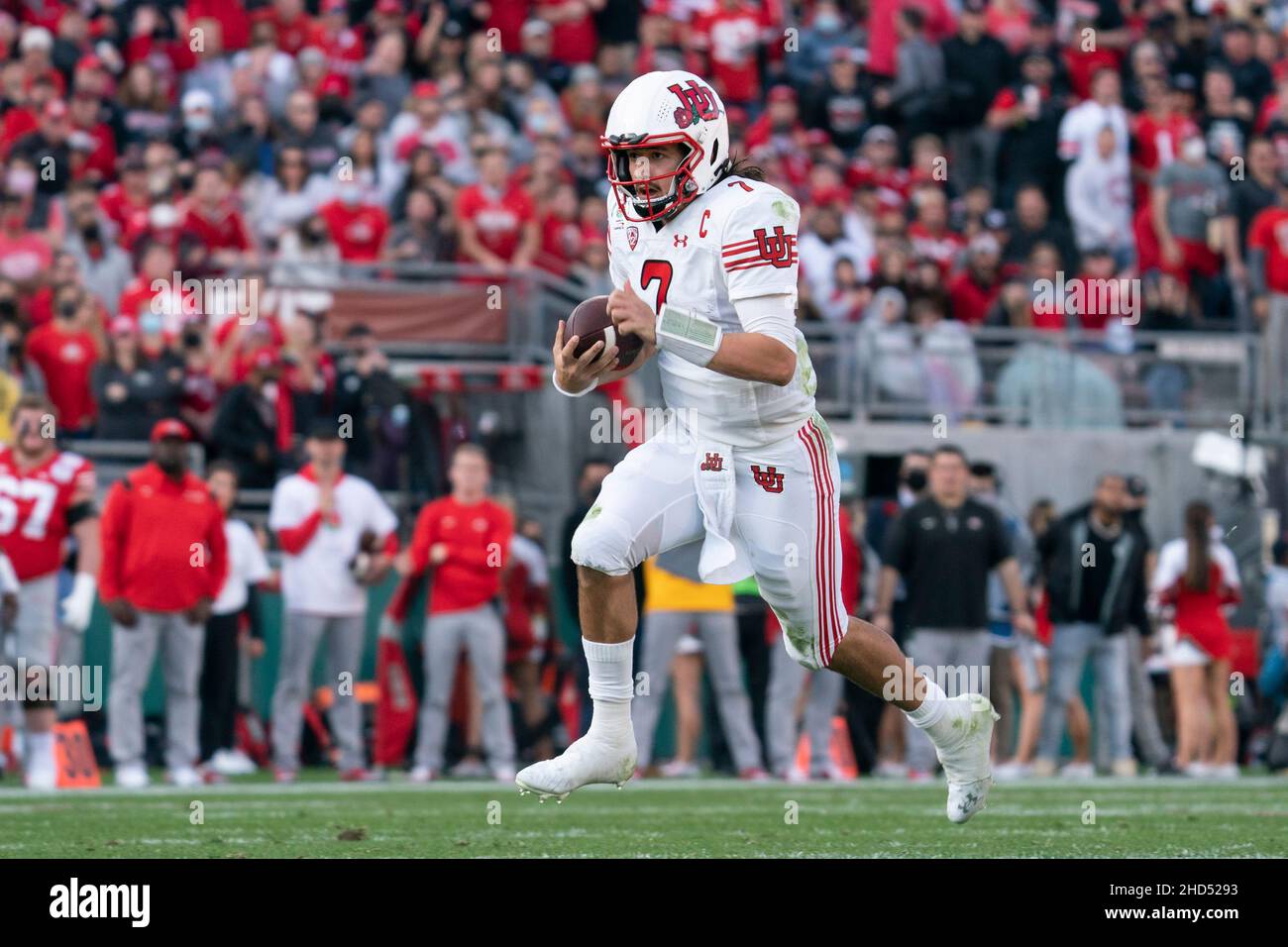 Utah Utes quarterback Cameron Rising (7) runs the ball during the 108th