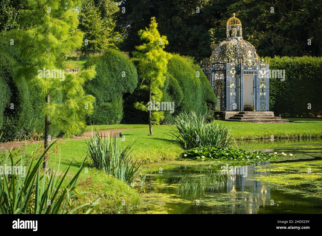 The Birdcage beyond the Great Basin in Melbourne Hall gardens. Stock Photo