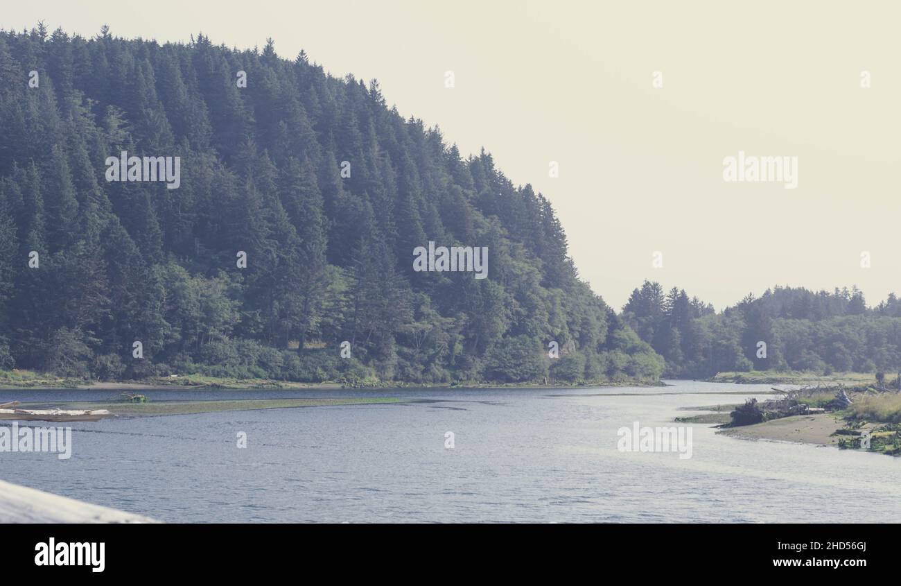 River leading pacific northwest hi-res stock photography and images - Alamy
