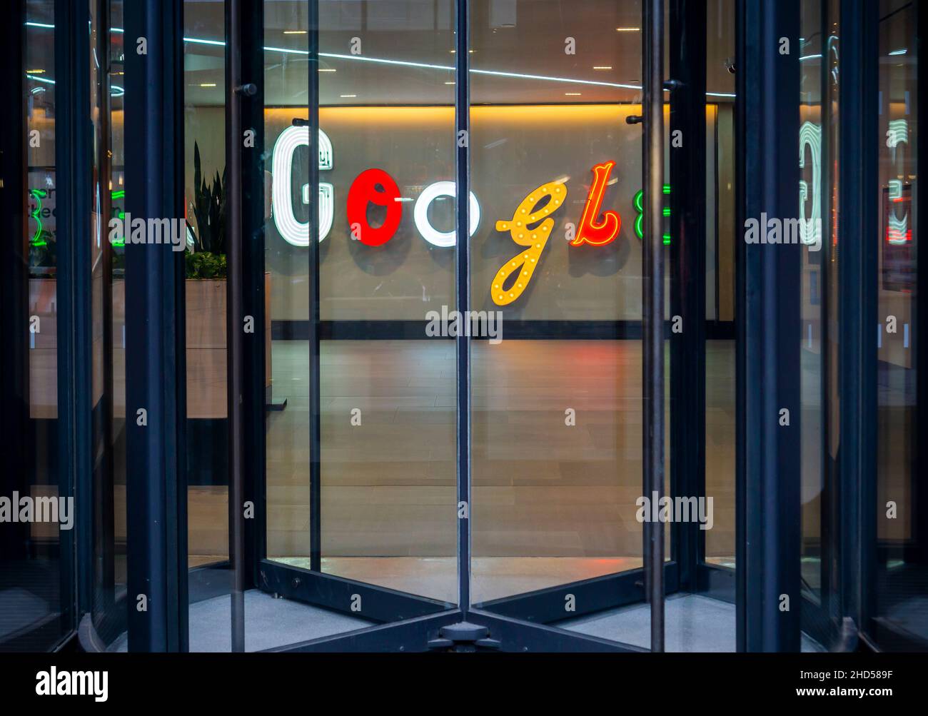 The visitors' entrance to Google's headquarters in Chelsea in New York on Tuesday,December 28, 2021. (© Richard B. Levine) Stock Photo