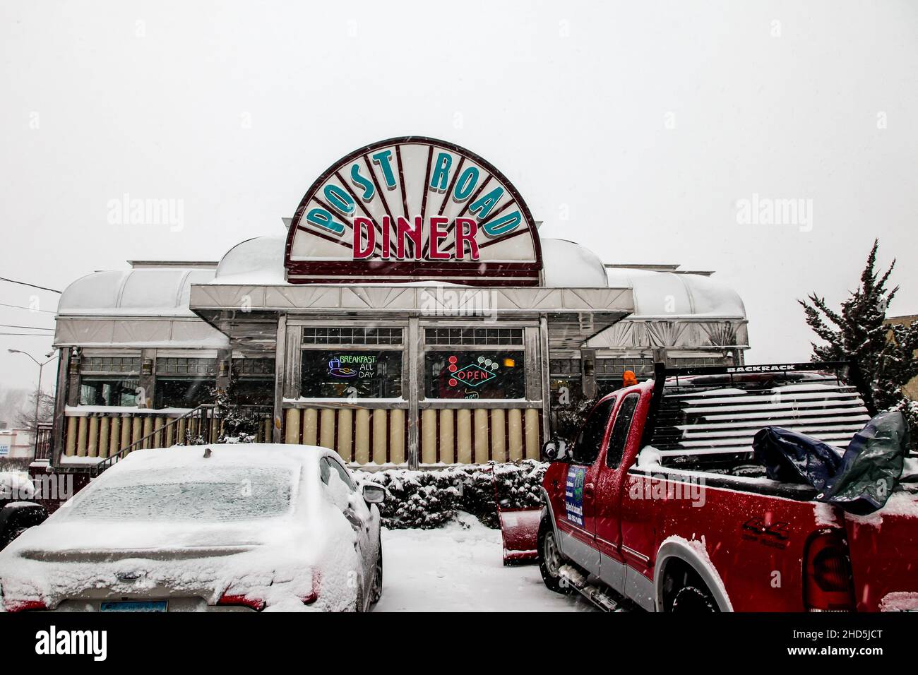 NORWALK, CT, USA-FEBRUARY 1, 2021:  Popular Post Road Diner restaurant during blizzard  on Connecticut Ave. Stock Photo