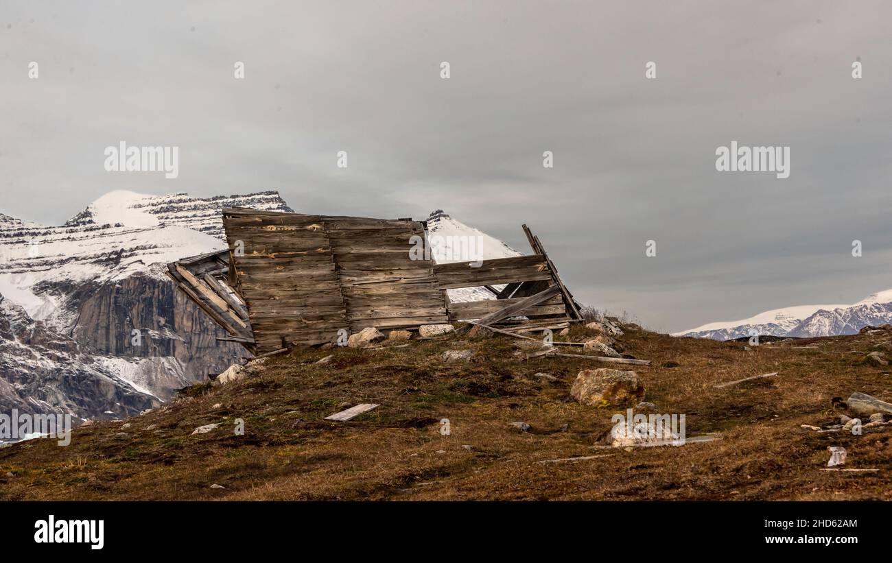Ruins of hunting and whaling cabin, Danmark, Scoresby Sund, East Greenland Stock Photo