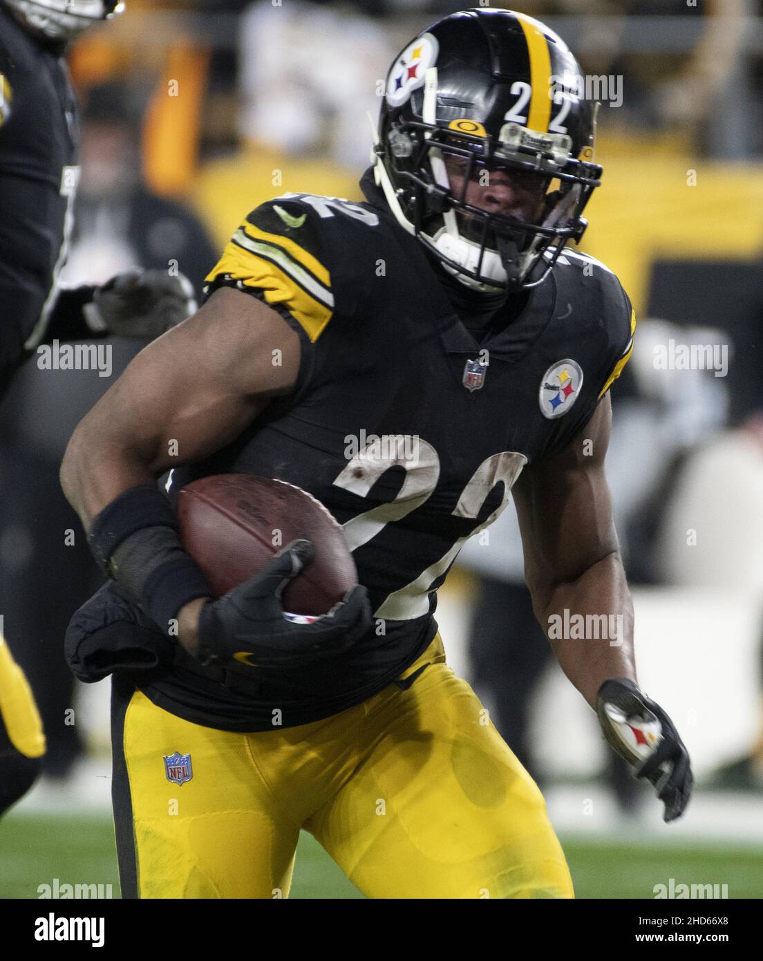 Pittsbugh, United States. 03rd Jan, 2022. Pittsburgh Steelers running back Najee Harris (22) gains eight yards in the second quarter against the Cleveland Browns at Heinz Field in Pittsburgh on Monday, January 3, 2022. Photo by Archie Carpenter/UPI Credit: UPI/Alamy Live News Stock Photo