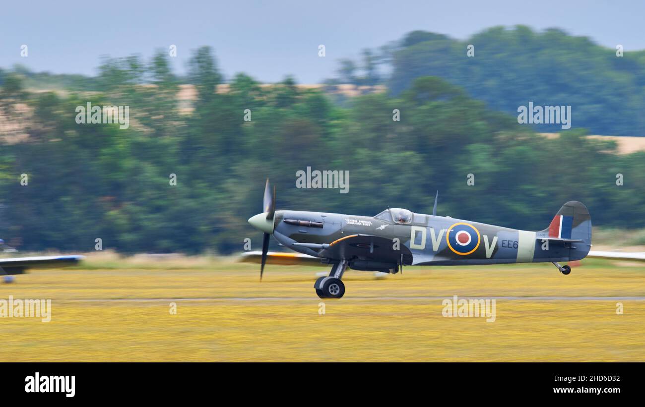 Supermarine Spitfire takes off at the Flying Legends Air Display at Duxford Stock Photo