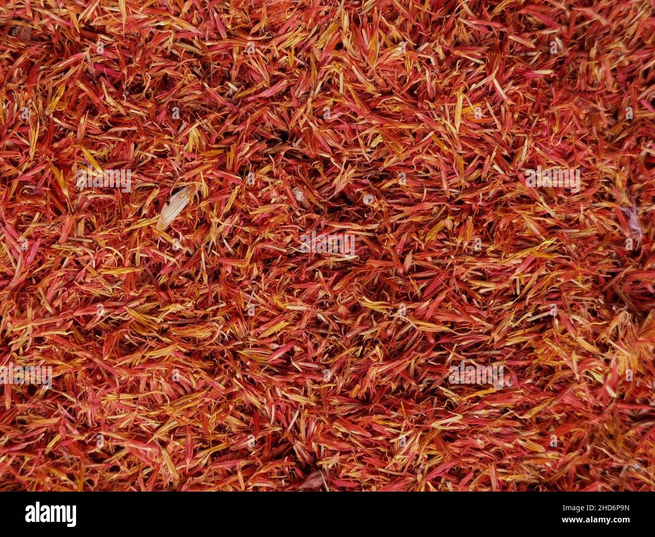 Saffron in bulk but isolated turns red and gives a delicious taste