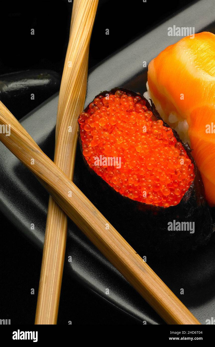 Sushi Set MT black with stylized flowers 4 pcs with Chopsticks