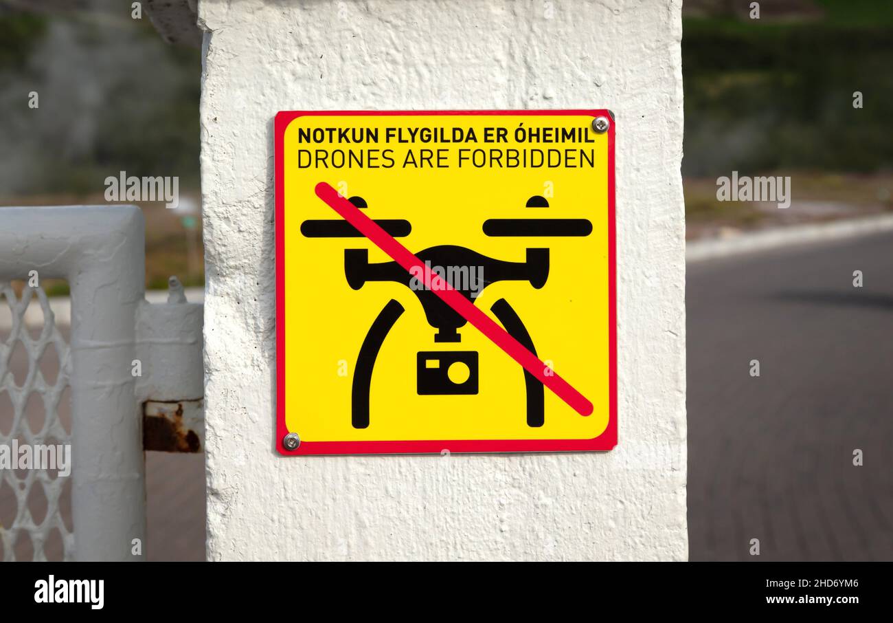 Drones are forbidden sign, no fly zone in Iceland Stock Photo - Alamy