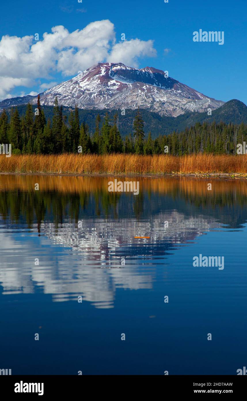 Hosmer Lake with South Sister, Cascade Lakes National Scenic Byway, Deschutes National Forest, Oregon. Stock Photo