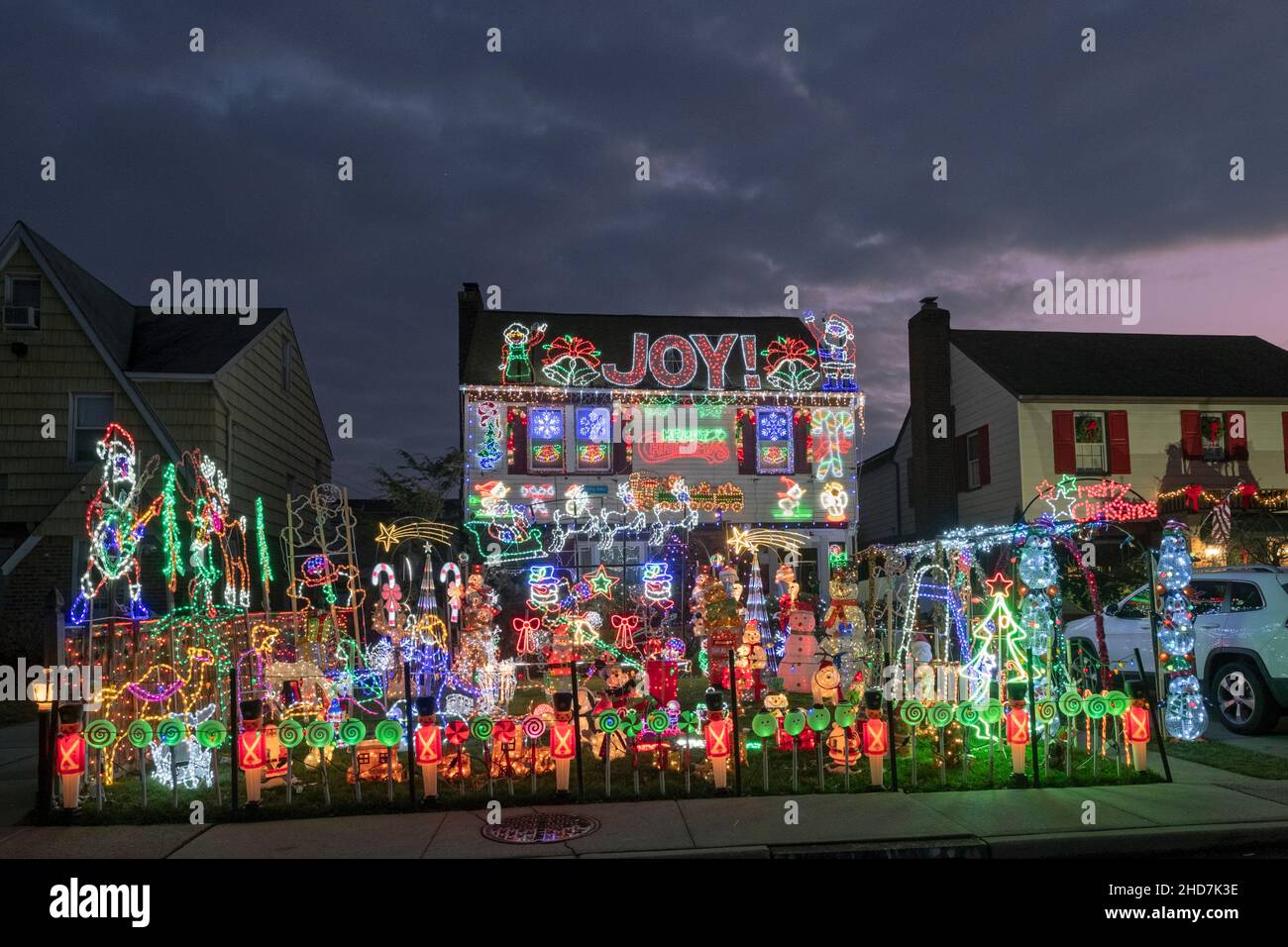 Ornate christmas decorations hires stock photography and images Alamy
